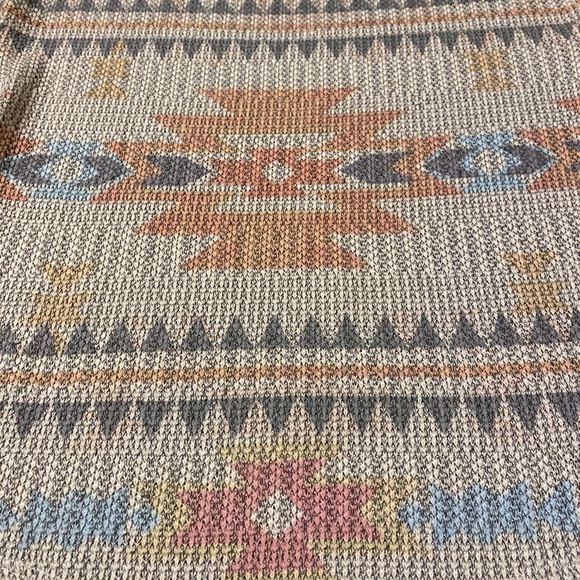 BLU PLANET Aztec print top - Picture 6 of 8